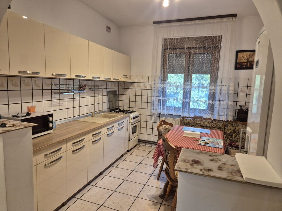 Apartament 4 camere decomandat