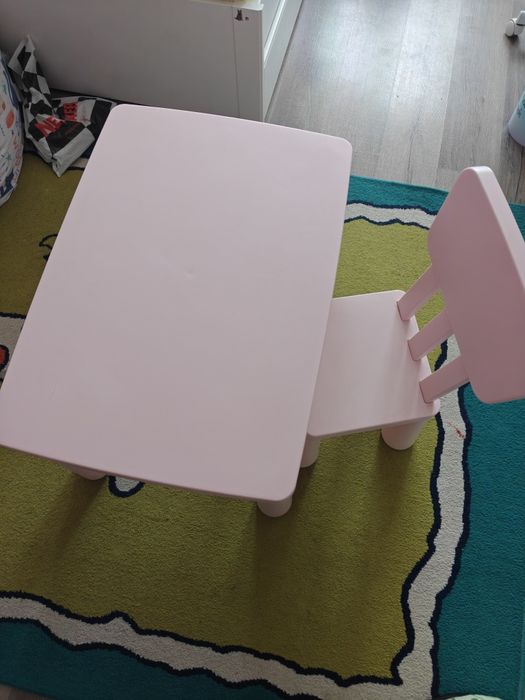 Vând masă cu scaun Ikea