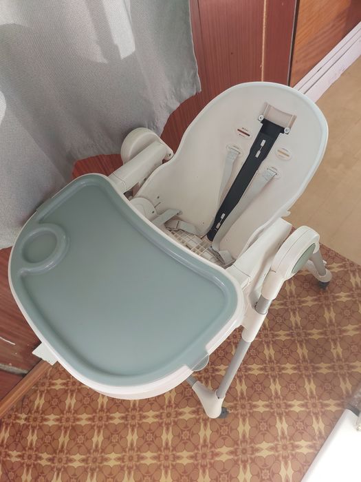 Продам стульчик для кормления.без