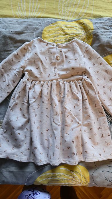 Детска рокля с дълъг ръкав