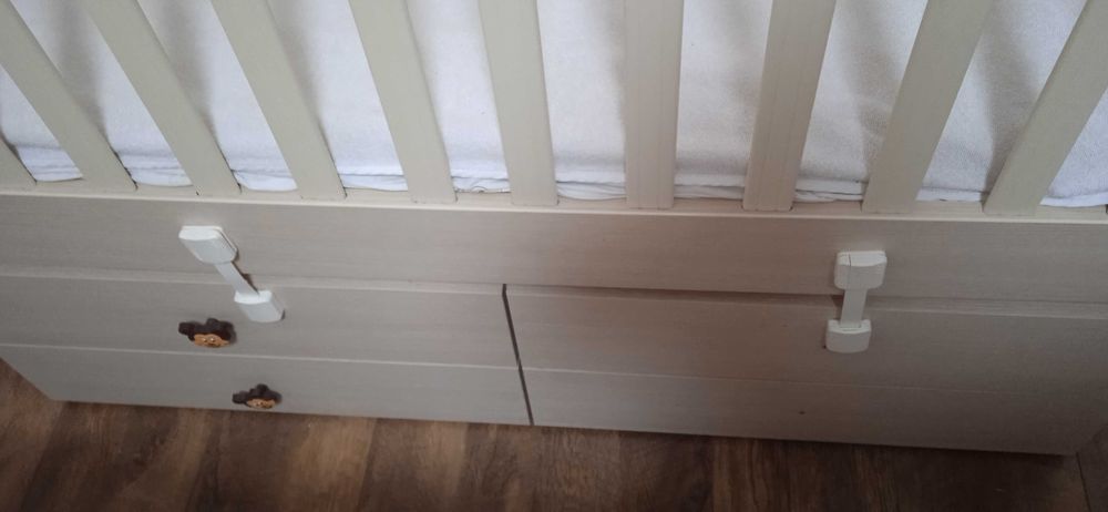 Бебешко легло 60 х 120 см и двулицев матрак Dormeo с мемори пяна