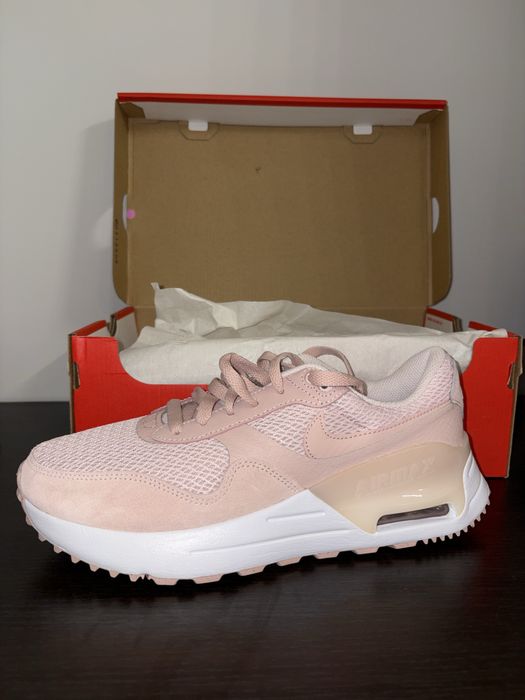 Спортни обувки Nike