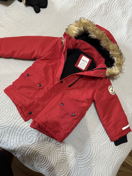 Зимни якета Guess Sinsay