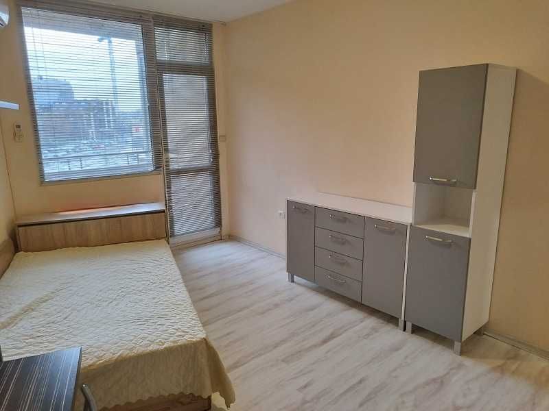 Дава се под наем Едностаен апартамент в София, Център - 40 кв.м за 440 € - Снимка #1