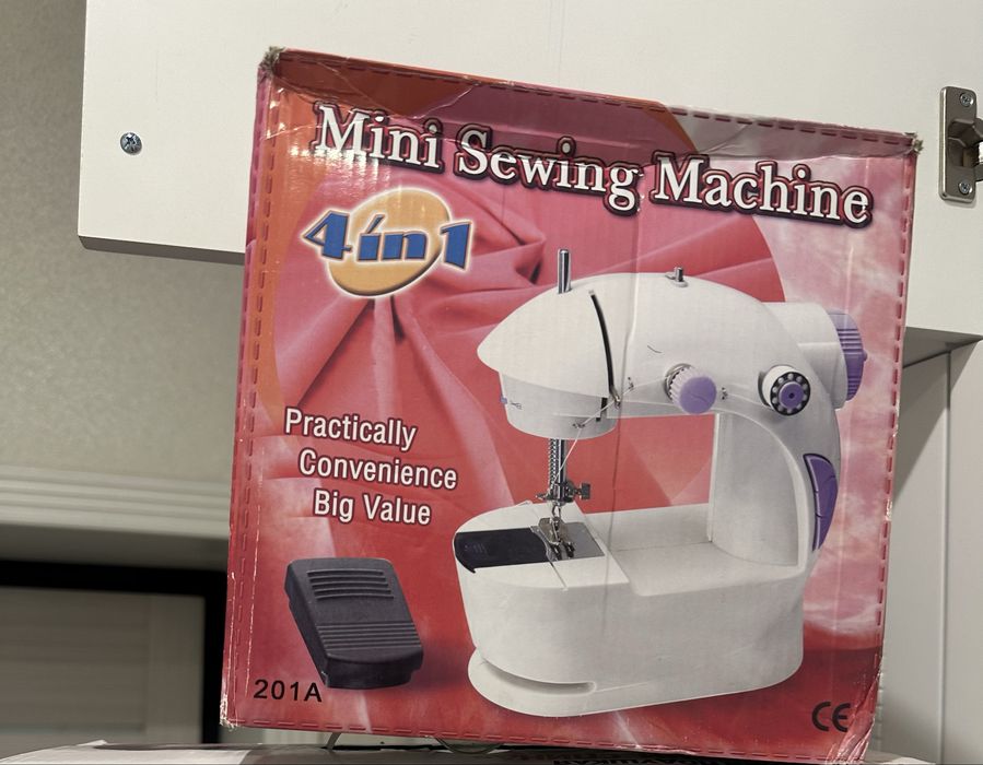 Продам мини-швейную машину