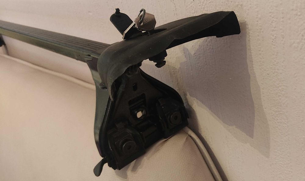 Багажник, греди Thule за Opel ASTRA G и Mitsubishi KARISMA