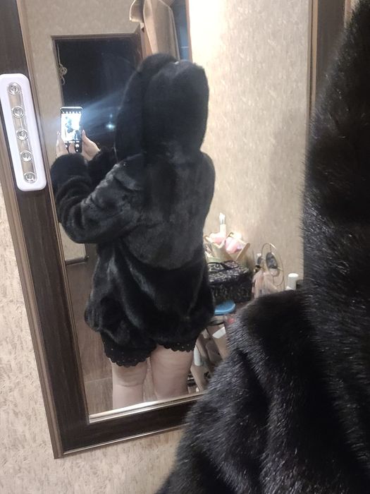 Норковая шубка с капюшоном