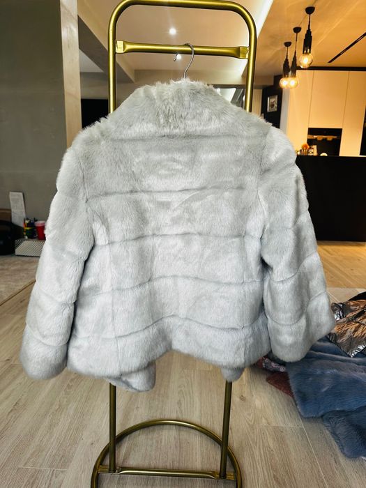 Стилно сиво палто