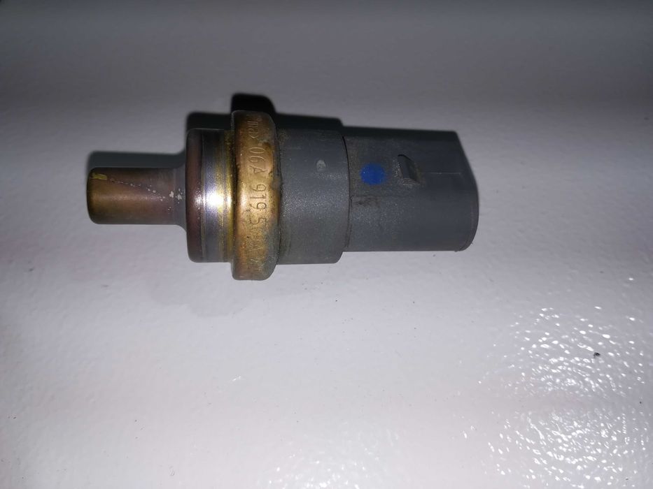 ПРОМОЦИЯ!!! -63% Водна помпа VW Passat B6 с пластмасов корпус + темпер