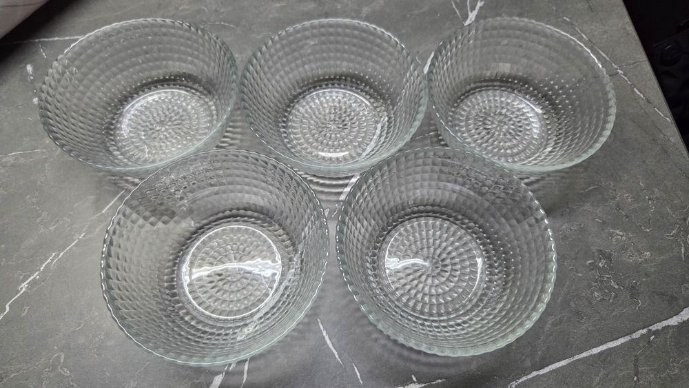 Продам соусницы (5 шт), конфетницу.