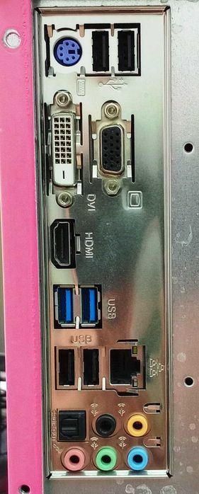 Розов персонален компютър