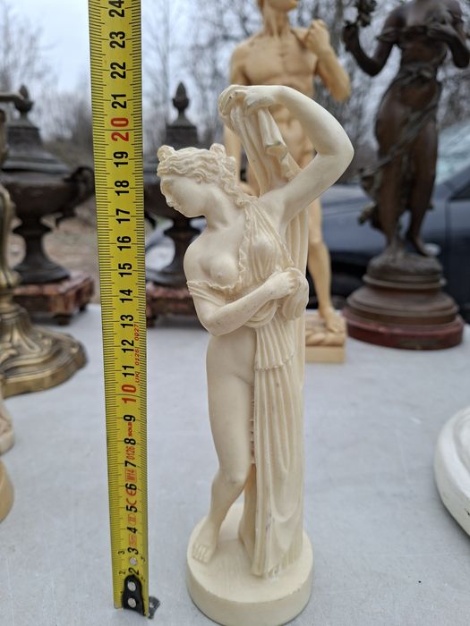 Статуетки внос от Франция