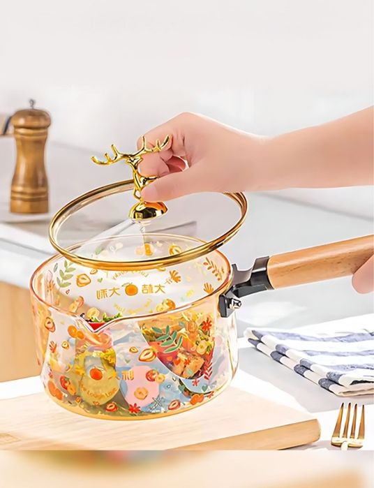 Стеклянная кастрюля с крышкой и деревянной ручкой, жаропрочная