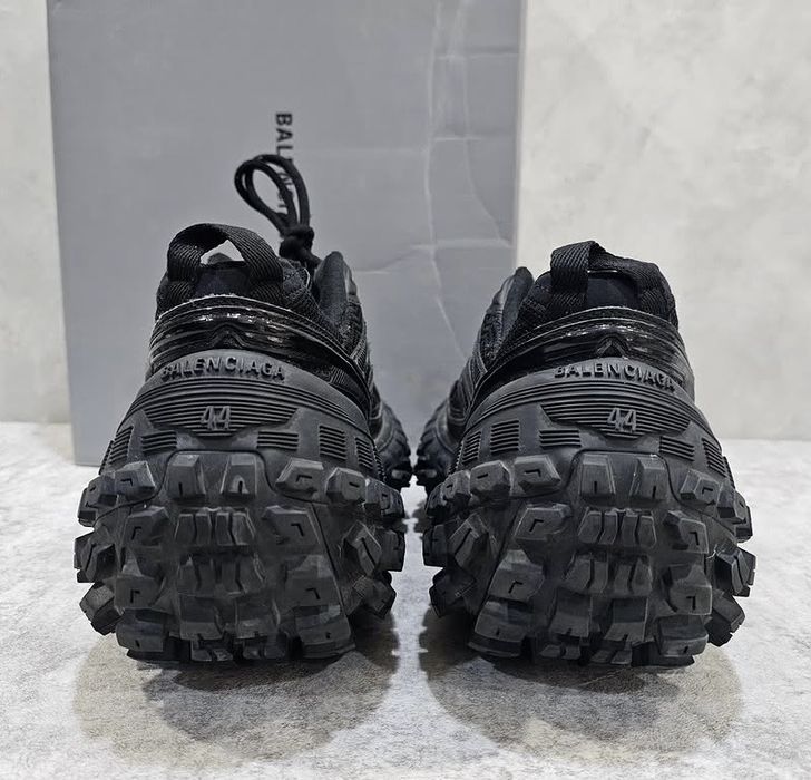 Adidasi balenciaga runner