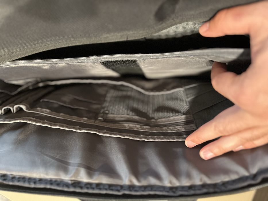 Geanta laptop Dell 17”, compartiment capitonat, curea umar inclusa