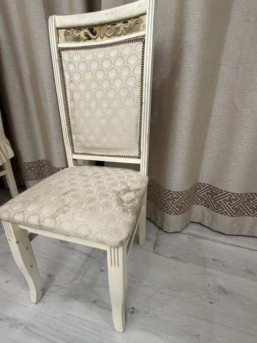 Продам стол и стулья