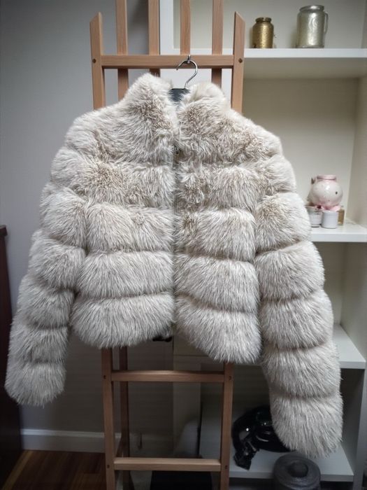 Елегантно късо дамско палто TU от фин еко косъм