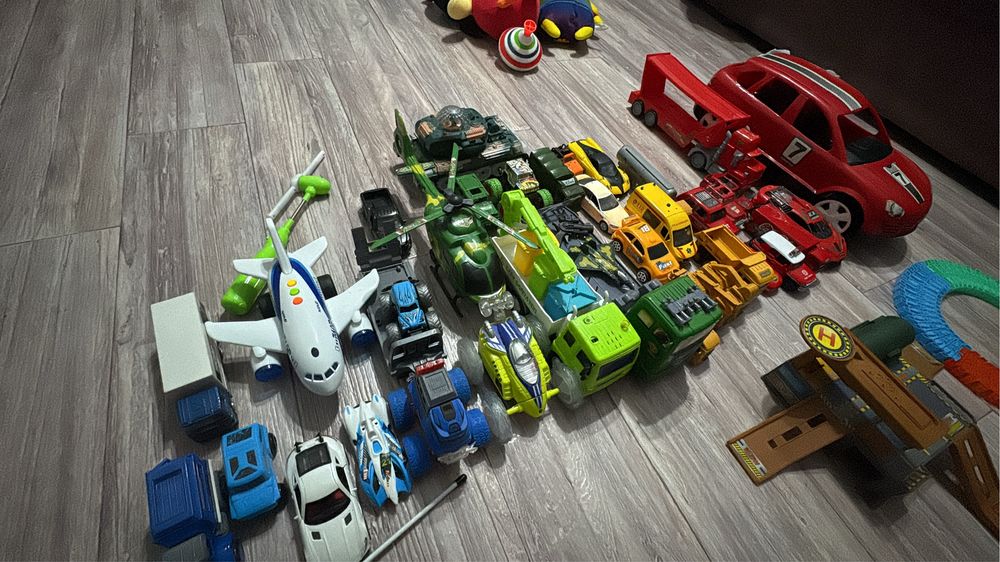 Продам много игрушек
