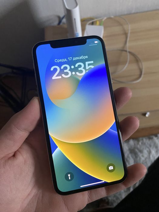iPhone X в идеальном состоянии