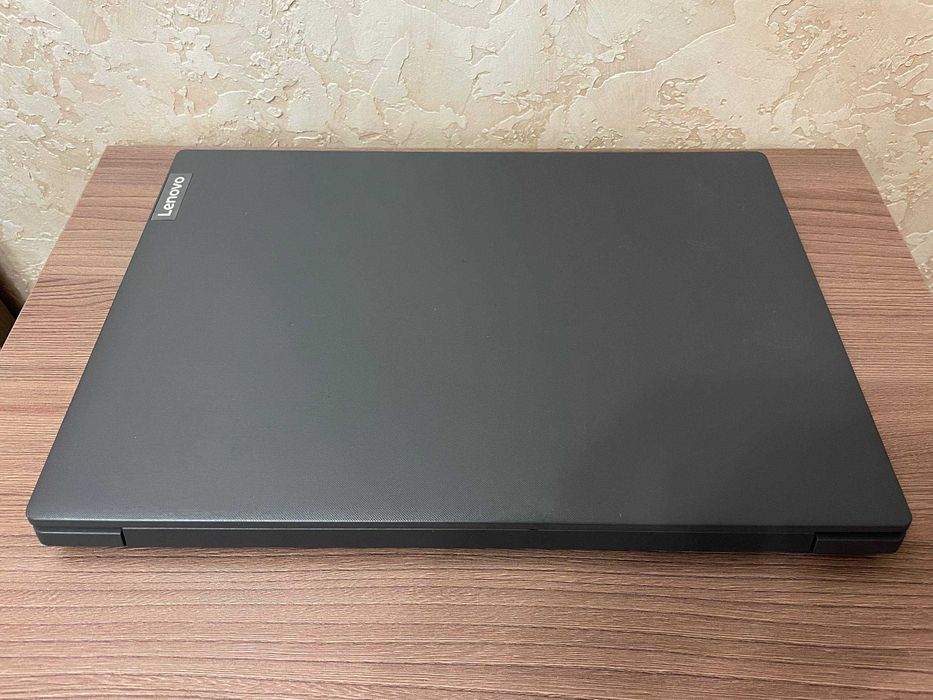Lenovo V15-iil /Core i3-1005/8Gb Ram/256Gb ssd/intel graphics/