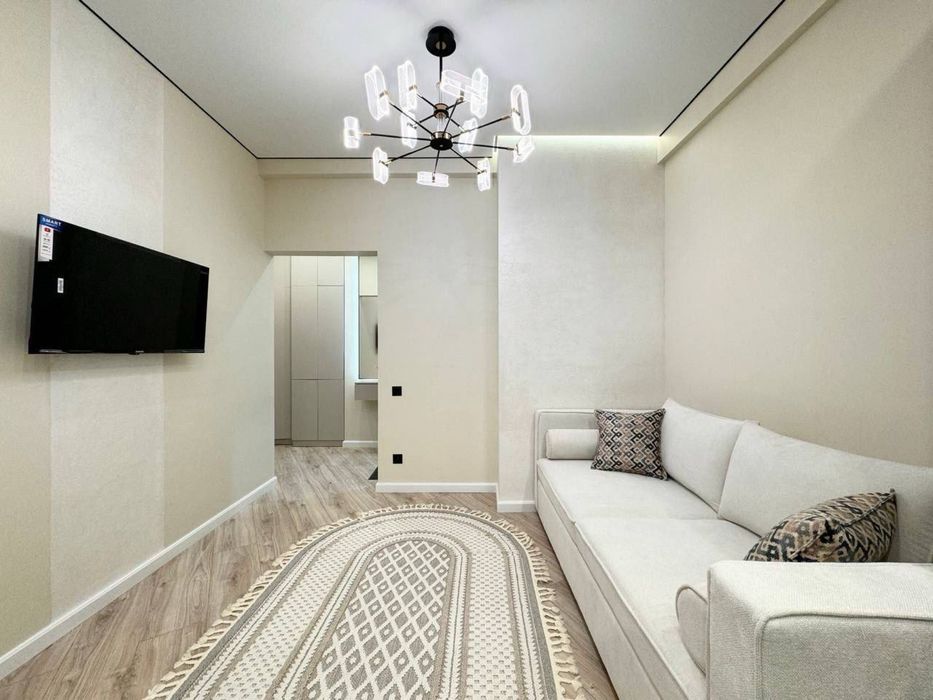 Метро Ойбек! Стильная 2х комнатная квартира в новостройке на центре!