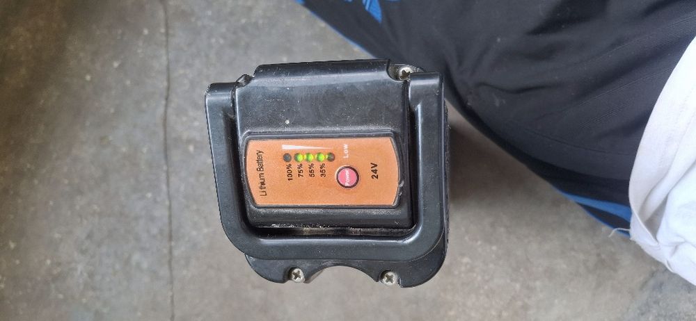 Vând baterie bicicleta electrica 24 v originala samdung 10ah