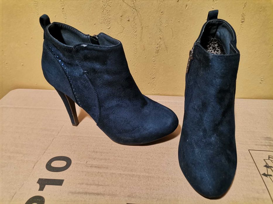 Два чифта дамски официални обувки