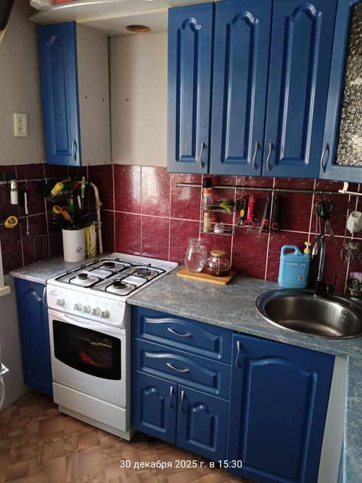 Продам кухонный гарнитур б/у