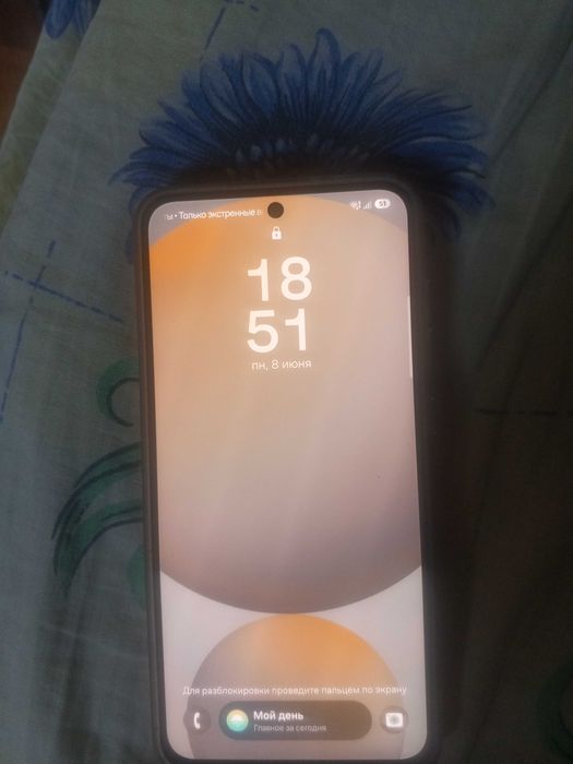 Продам Samsung s24fe