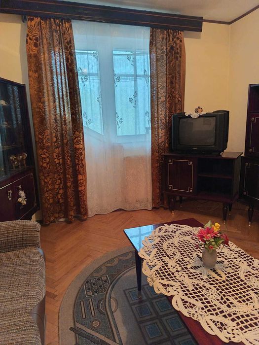 Apartament 3 camere decomandat Rm.Valcea zona Ostroveni