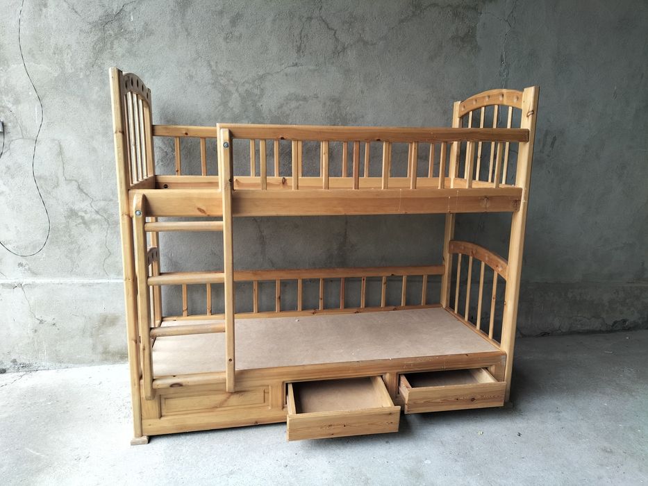 Двухъярусная кровать