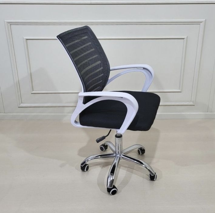 Кресло черно белый