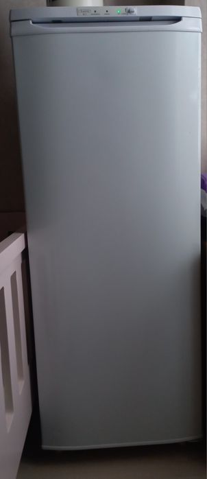 Срочно  Морозильник Бирюса Продам