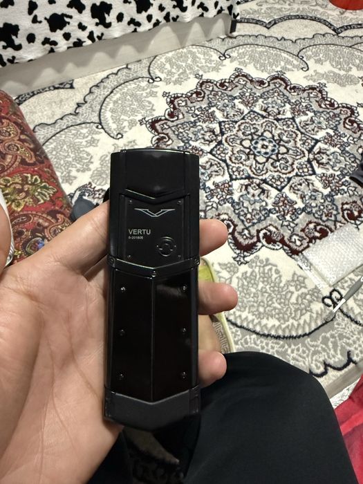 VERTU Signature V Classic