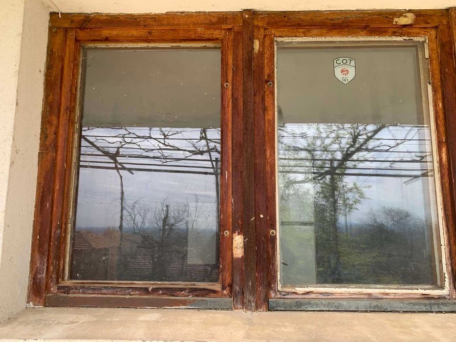 ДЪРВЕНА ДОГРАМА - Използувана, край Стара Загора