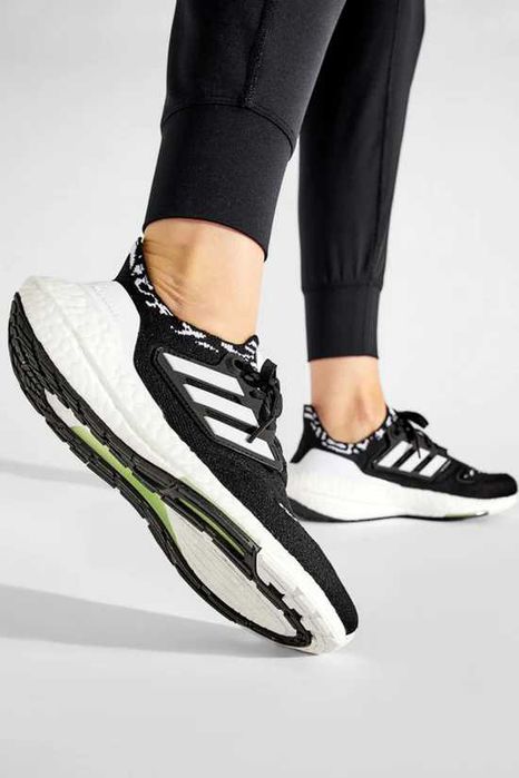 Оригинални спортни обувки ADIDAS ULTRABOOST 22     EU36 2/3 - 39 1/3