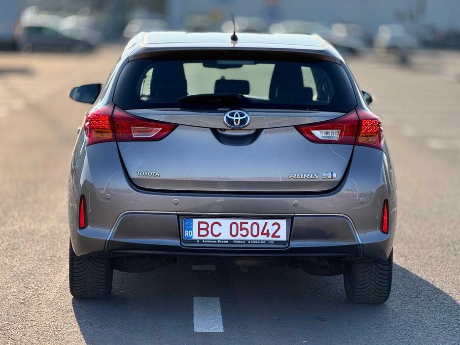 Toyota Auris Hybrid !!!