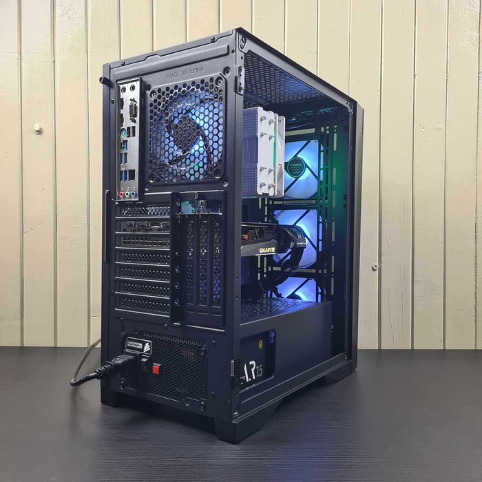 Геймърски Компютър! RTX 4060, Intel i5-13400F, 16GB RAM - НОВ