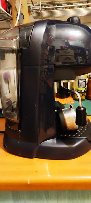 Espressor DeLonghi EC191CD – Cafea ca la barista, direct acasă!