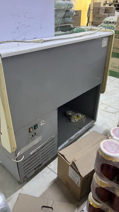 Витринный холодильник