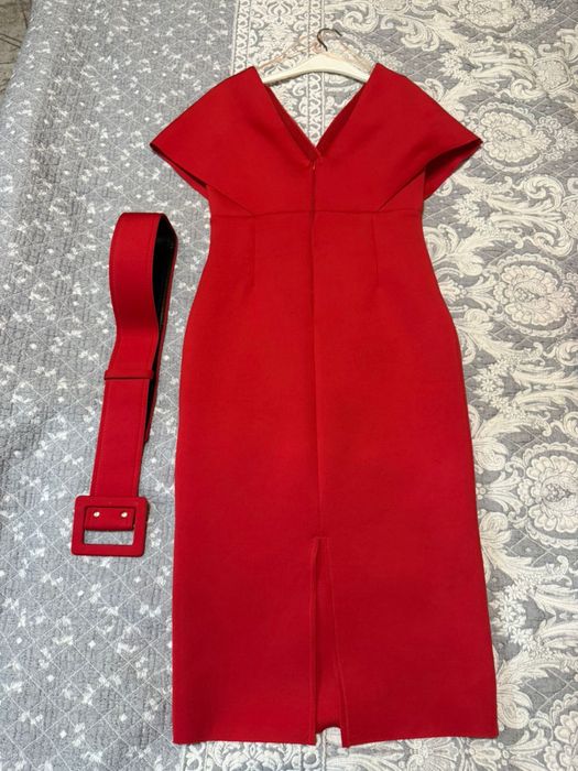 Продам красивое красное платье