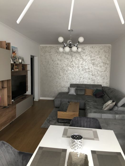 Inchiriez apartament strada Mihai Eminescu(langa Parcul Central)