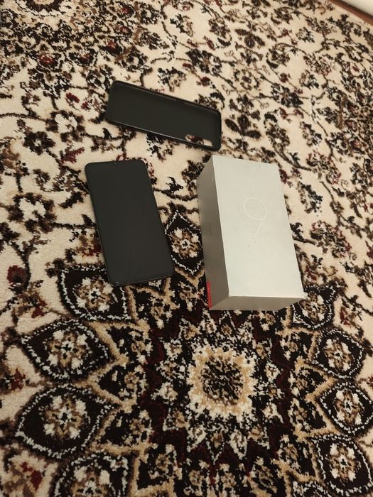 Mi 9 Flagman telefon, Xiaomi. 6/128 GB Xotira, Snapdragon 855 protsess