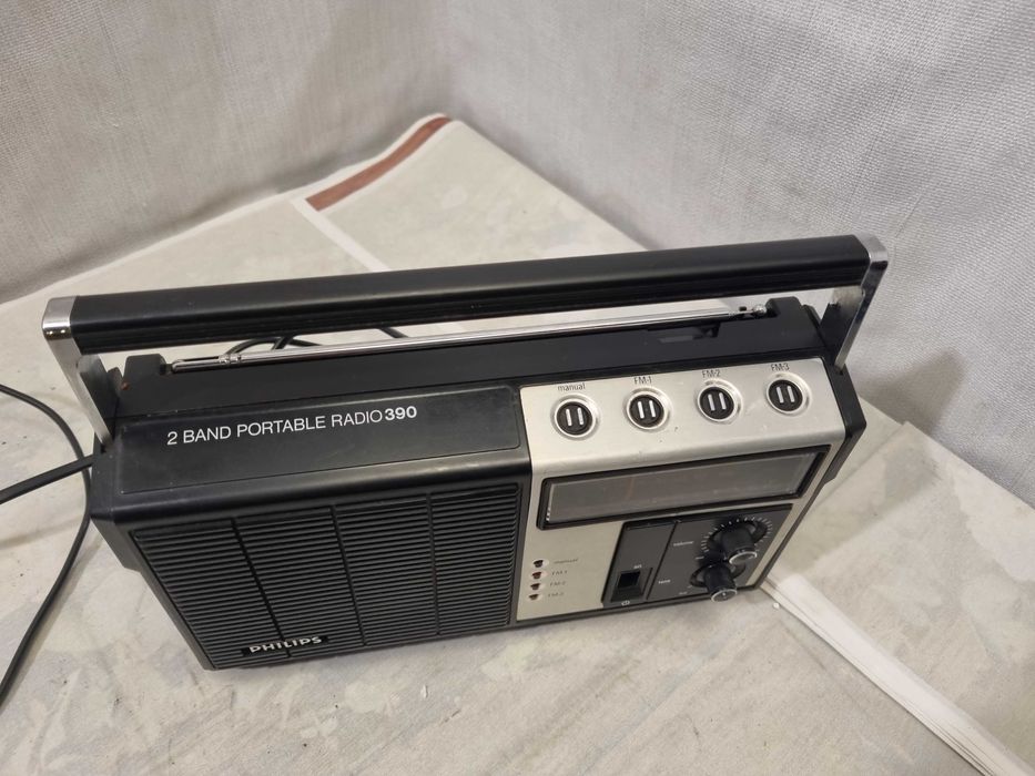 Philips vintage 2 band portable 390