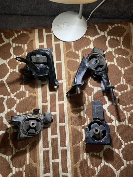 Подушки двигателя крепления опоры двигателя Toyota Corolla 120 1.8 1zz