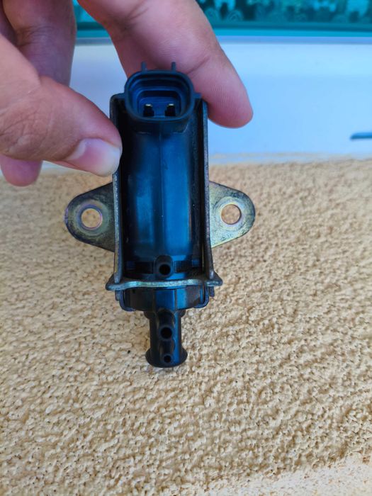 Оригинален вакуум клапан Toyota / Тойота (ОЕМ: 25819-27040) Denso