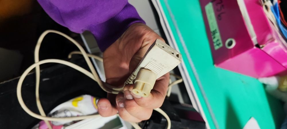 Педаль и двигатель для швейной машинки