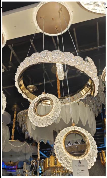 Lustre led din cristal modele elegante si moderne