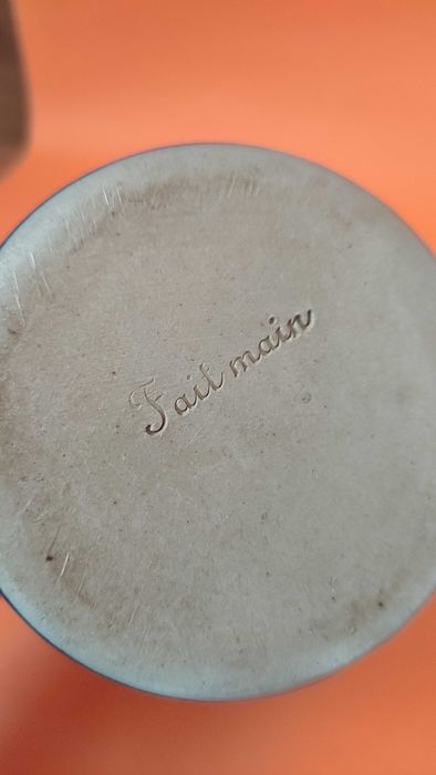 Малка керамична каничка с порцеланова запушалка и телена дръжка