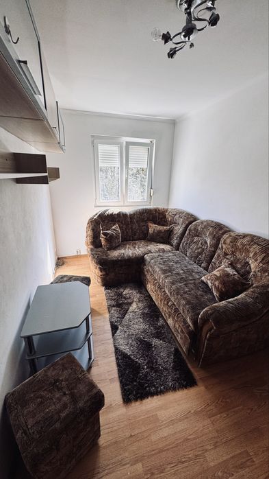Apartamen o camera de inchiriat
